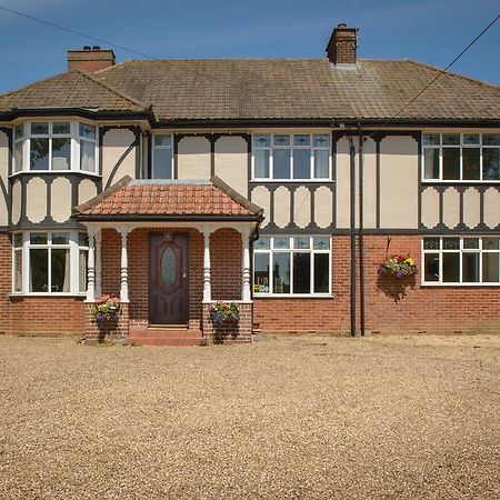 Harwood House B&B Грейт Дънмоу Екстериор снимка