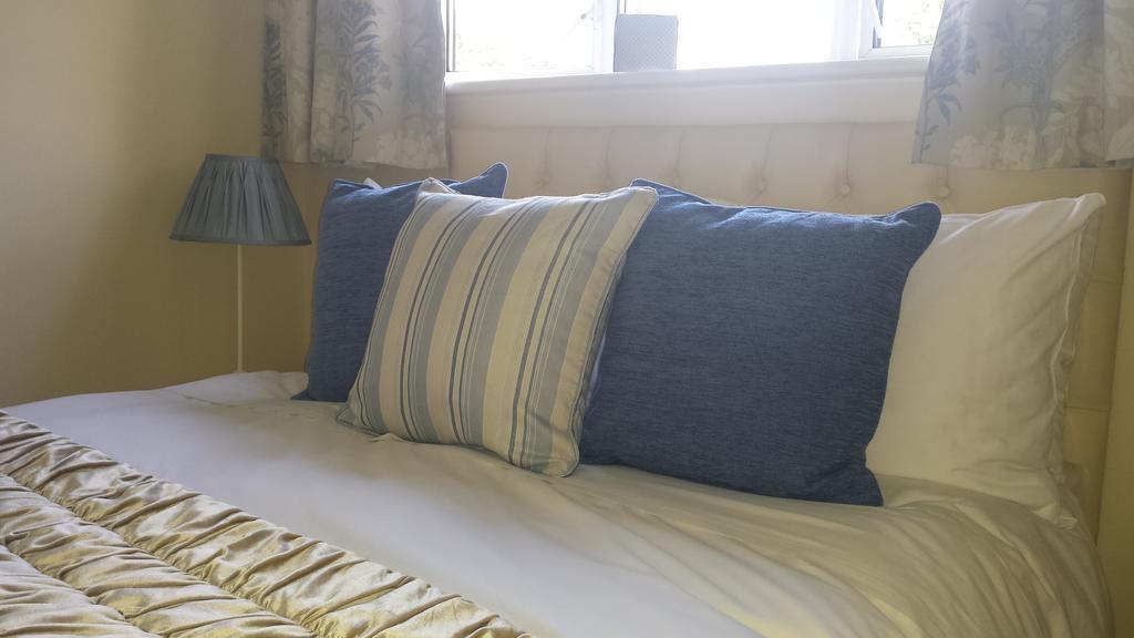 Harwood House B&B Грейт Дънмоу Стая снимка